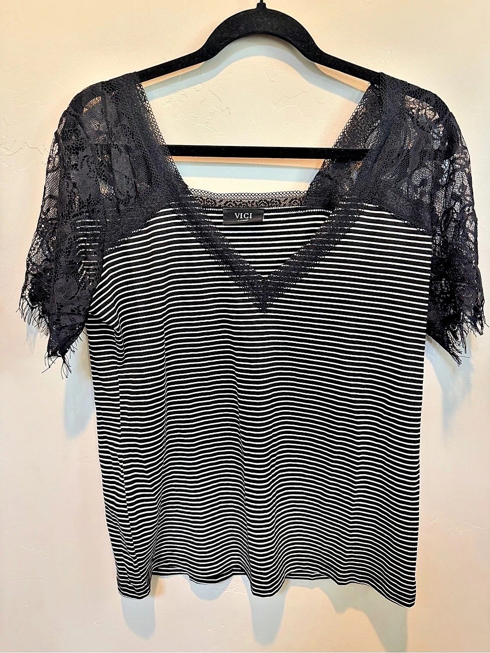 Vici Striped Lace Sleeve Top in Black & White Size Large